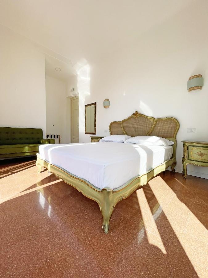 Isola - Smart Aparthotel Мессина Экстерьер фото