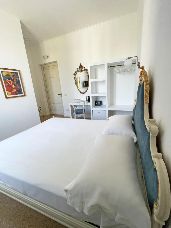 Isola - Smart Aparthotel Мессина Экстерьер фото